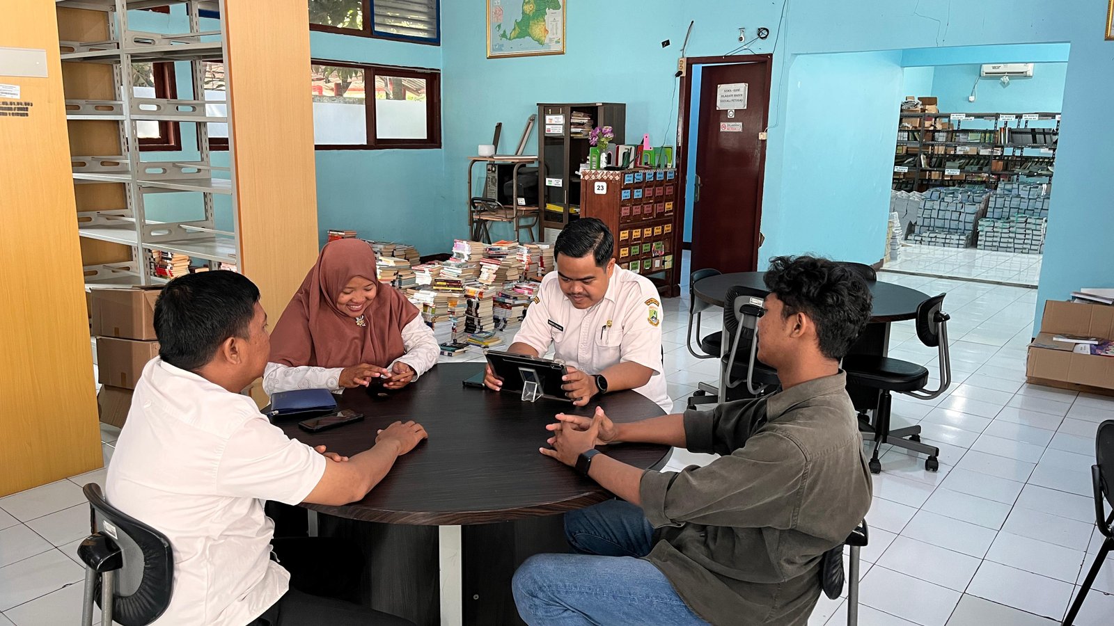 Perpustakaan SMAN 1 Ciruas Gelar Evaluasi dan Briefing Kerja Bulanan
